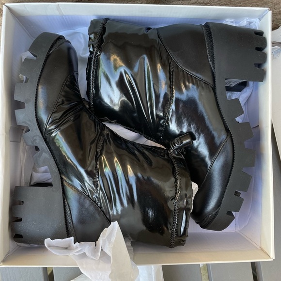 SCHUTZ Joseane Nylon Shine Chunky Lug Sole Puffer Quilted Boots Size 6.5 - Picture 11 of 11